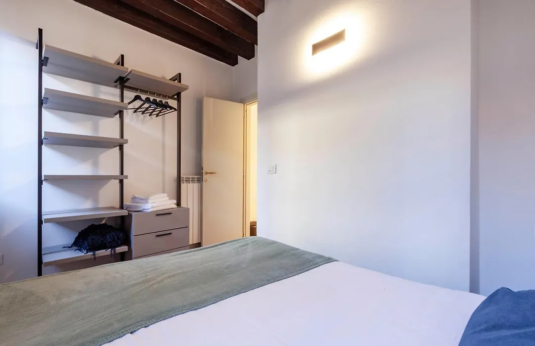 San Lorenzo Apartments 5054-1